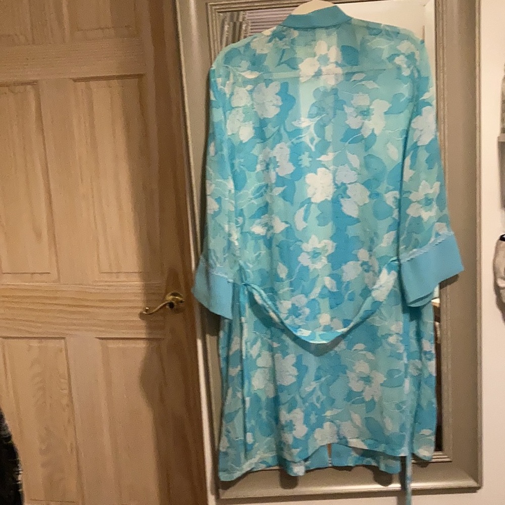 Linea Donatella Robe - Picture 2 of 3